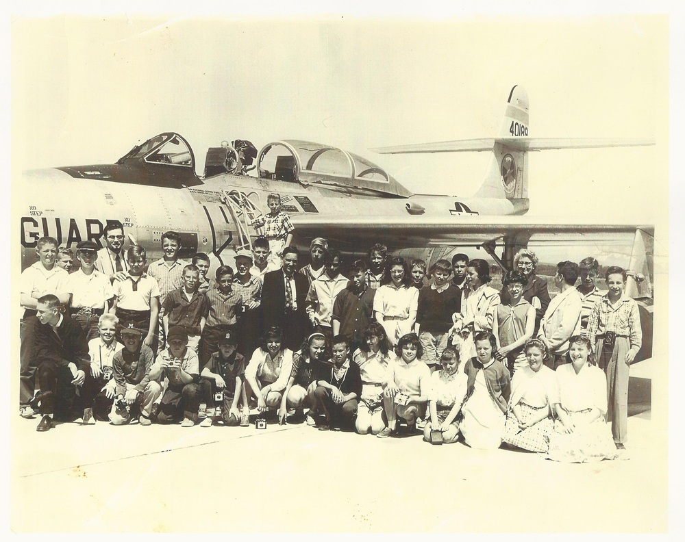 CL-Auber-Aube 03 Charlotte Central School student field trip.jpg
